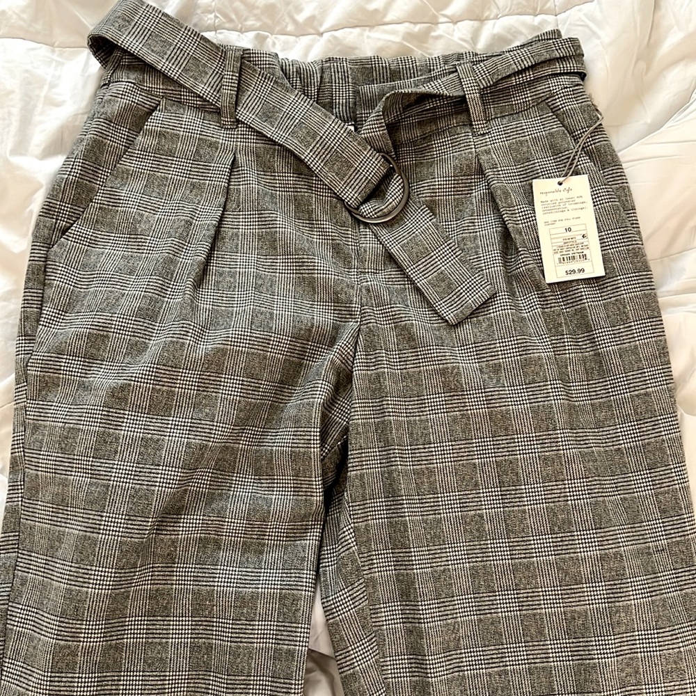 💗NEW WITH TAGS 💗 A New Day cropped plaid pants
